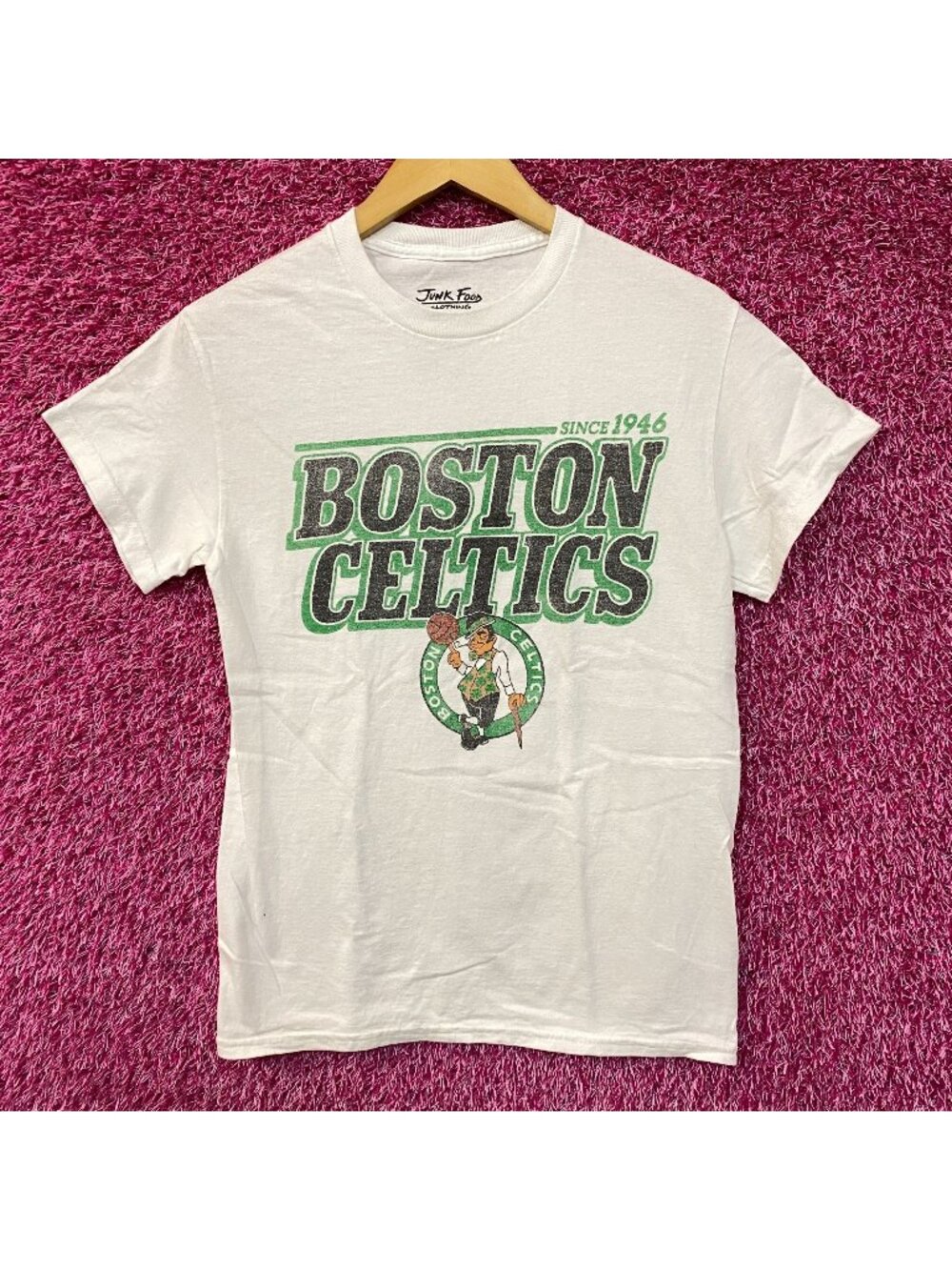 Junk Food Clothing Boston Celtic Lucky The Leprechaun T-Shirt XS